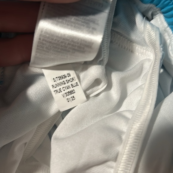 2 Tall Small GapFit High Rise Running Shorts with Pockets 4” Inseam - Picture 16 of 16